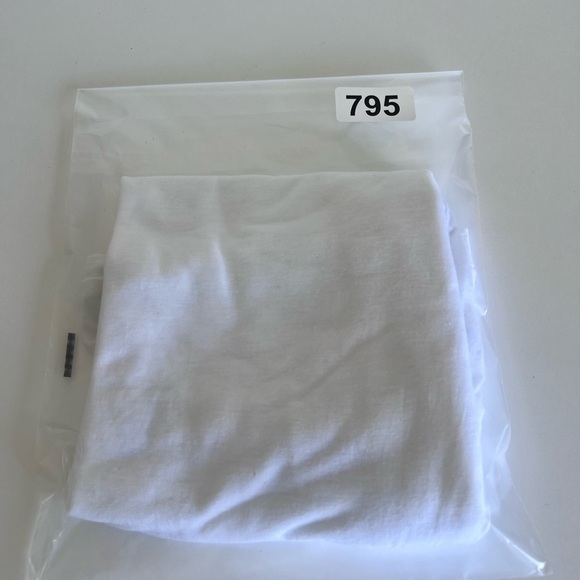 Reformation Women’s White Loose Fit V-Neck T-Shirt - Picture 13 of 13